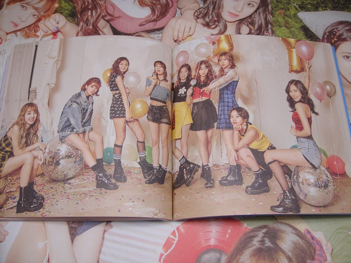 Pledis ITZY - CRAZY IN LOVE (Vol.1) Album+Extra Photocards Pledis ITZY - CRAZY IN LOVE (Vol.1) Album+Extra Photocards
